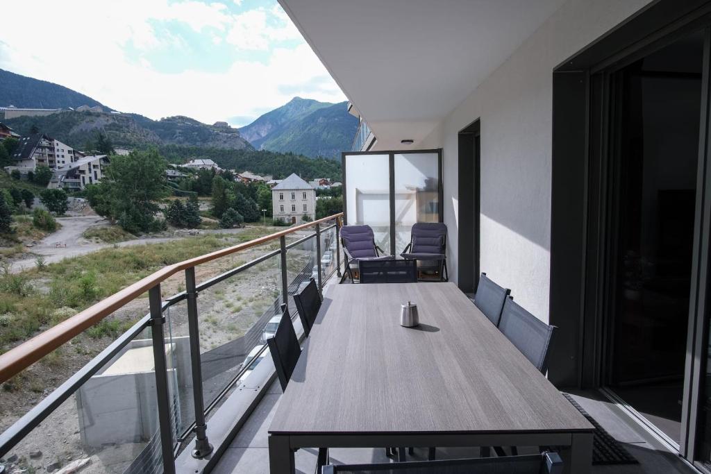 Appartement SUPERB apt with BALCONY in BRIANÇON 24 Avenue du 159E Ria 05100 Briançon