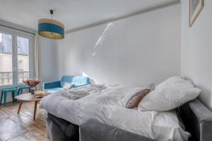 Superb Branded New flat of 50sqm -Heart of Paris 9