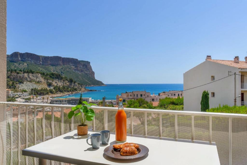 Appartement Superb bright flat with balcony and sea view in Cassis - Welkeys Avenue de l'Amiral Ganteaume Résidence de la Rade 13260 Cassis