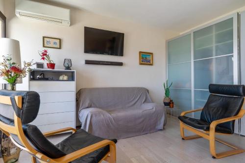 Superb bright flat with balcony and sea view in Cassis - Welkeys