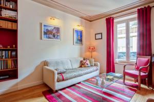 Superb & calm flat near Champs Elysées in Paris - Welkeys