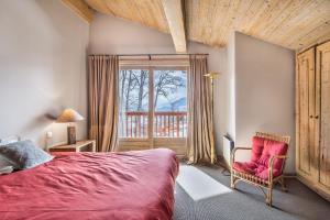 Superb duplex with terrace in a calm chalet in Megève - Welkeys
