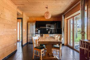 Superb flat in a chalet in L'Alpe d'Huez - Welkeys