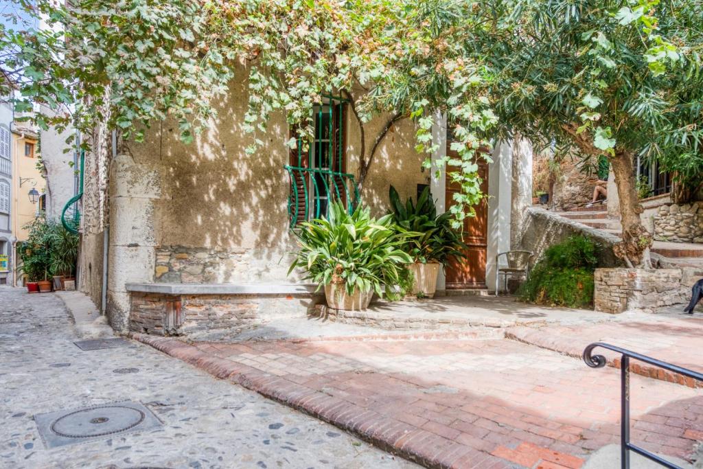 Superb flat in a typical flat of Haut-de-Cagnes - Welkeys 9 B rue Saint-Roch, 06800 Cagnes-sur-Mer