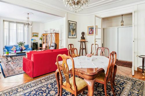 Superb flat two steps away from Porte Maillot in Paris - Welkeys