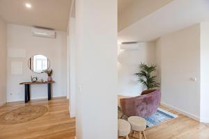 Superb Flat w/ Balcony and AC by LovelyStay