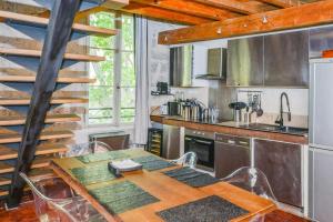 Superb flat with a loft spirit at the heart of Avignon old city - Welkeys