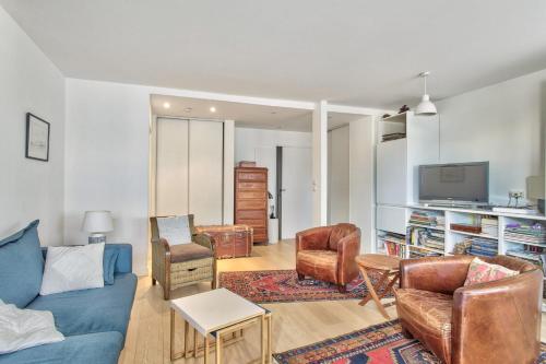 Superb flat with terrace nearby the Eiffel Tower in Paris heart - Welkeys
