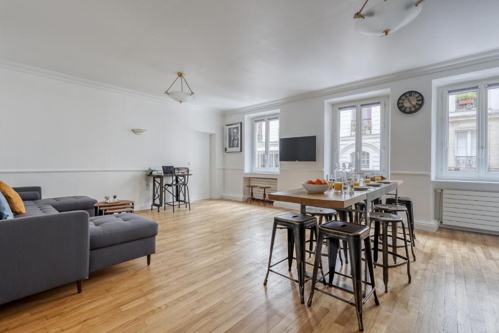 Appartement Superb Large and New 4bds Flat - Heart of Paris 10 11 Rue de Paradis 75010 Paris