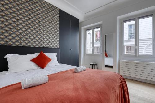 Superb Large and New 4bds Flat - Heart of Paris 10
