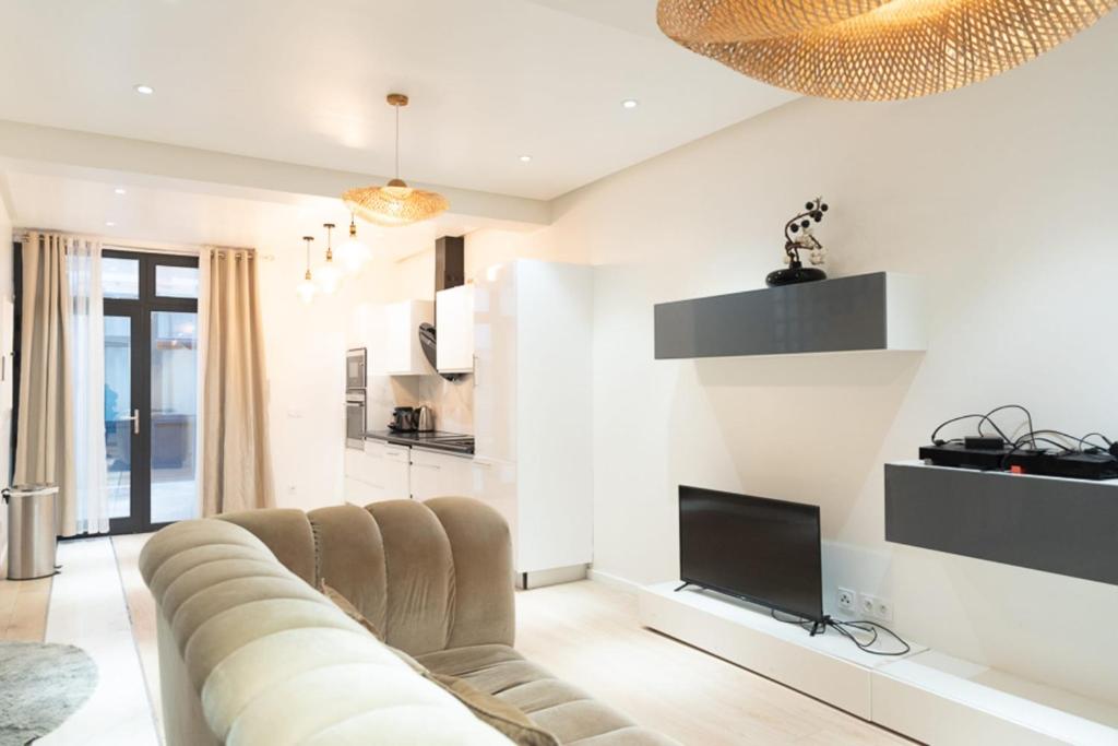 Superb modern nest near the Eiffel Tower 8 Rue Béatrix Dussane, 75015 Paris