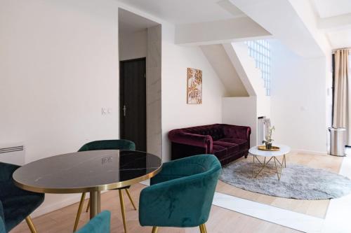 Superb modern nest near the Eiffel Tower