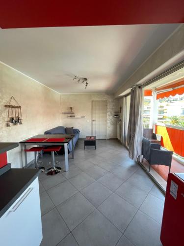 Superbe 2 Pièces Appartement à 5min de la Mer Free WIFI et PARKING