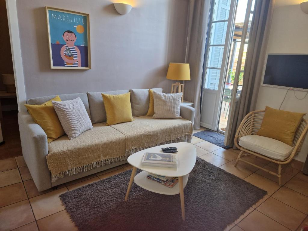 Appartement Superbe 2 pièces avec grande terrasse, classé *** 34 Rue des Dominicaines 13001 Marseille