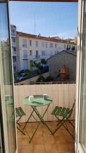 Appartement Superbe 2P atypique près port Vieil Antibes 33 Rue Vauban 06600 Antibes Provence-Alpes-Côte d\'Azur