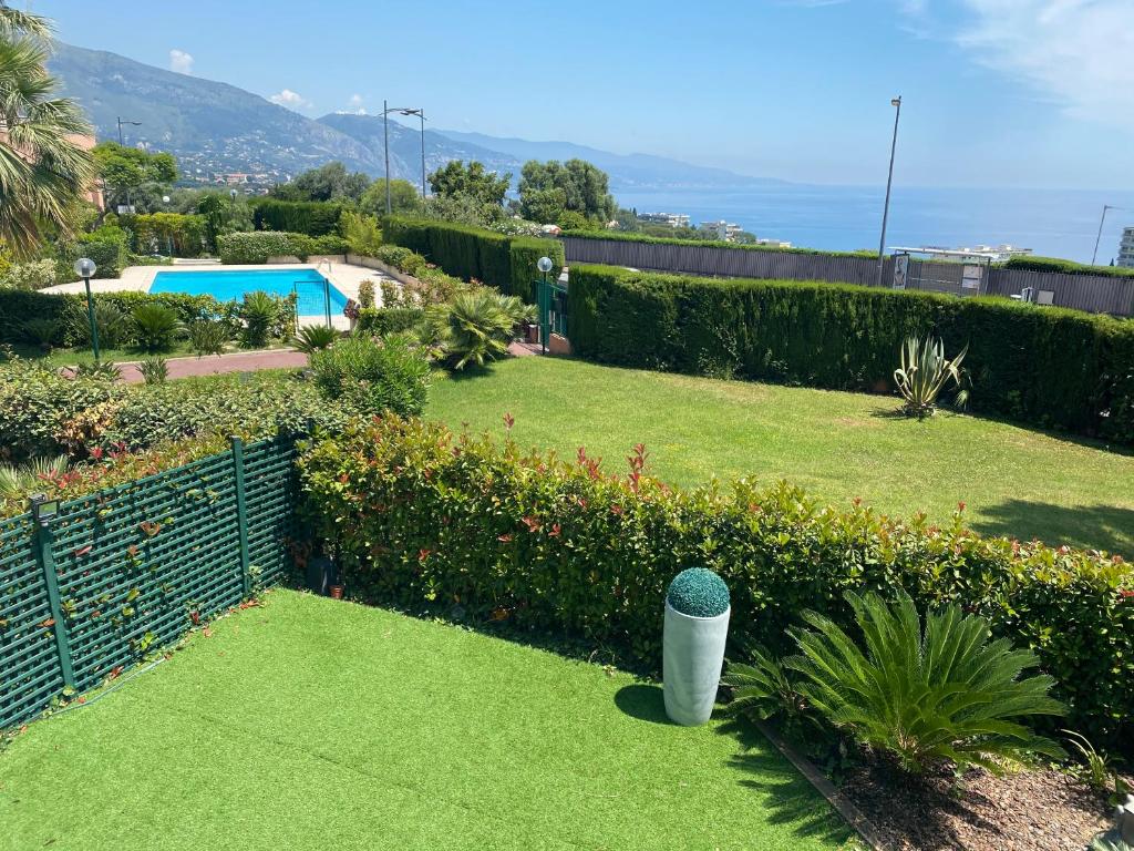 Appartement Superbe 2P vue mer, ensoleillé, piscine Appartement numéro 16, 1er étage 121 bis avenue de Verdun, le triangle d’or 06190 Roquebrune-Cap-Martin