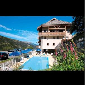 Superbe 3 chambres refait à neuf avec piscine