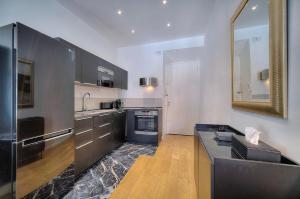 Superbe 3 pieces Moderne et tres Central A2B233