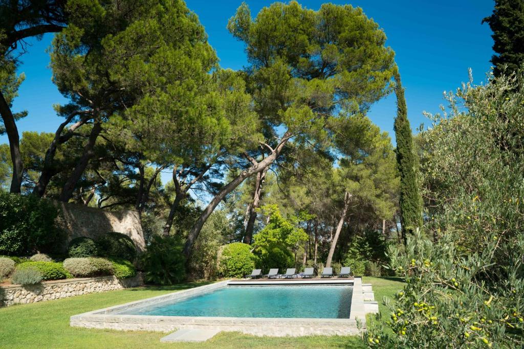 Superbe 3 pièces refait à neuf classé 4 étoiles avec ascenseur et balcon à pied de la plage et du palais des festivals