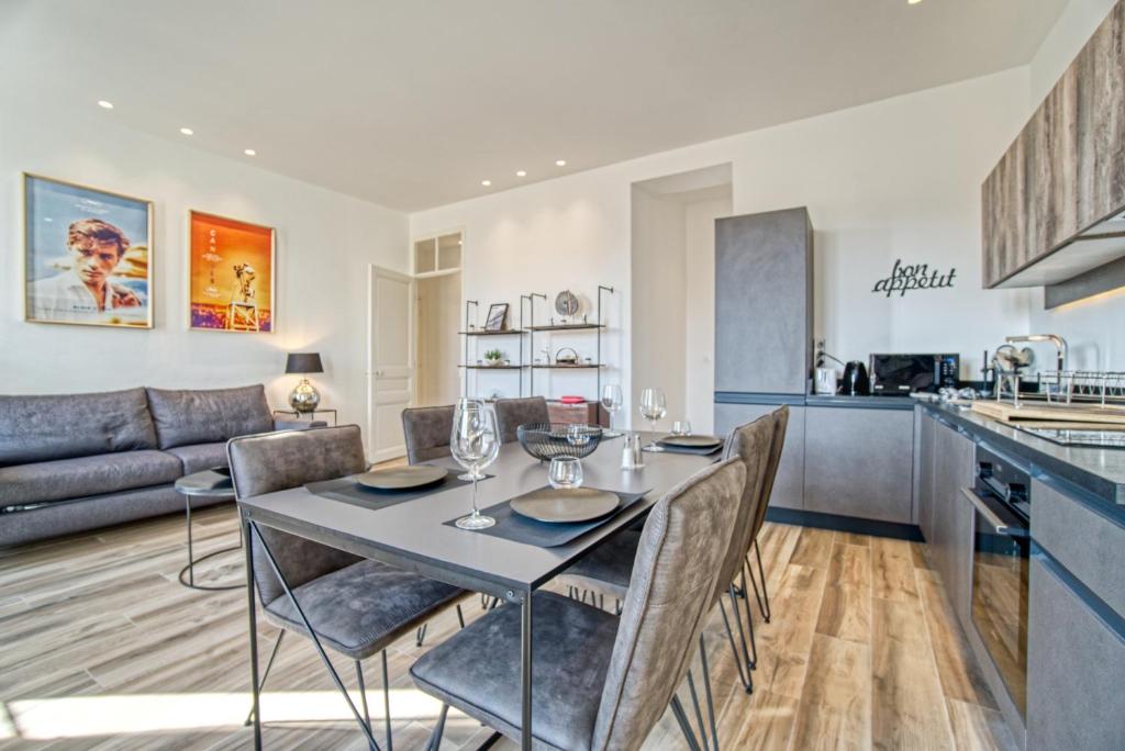 Superbe 3 pièces refait à neuf classé 4 étoiles avec ascenseur et balcon à pied de la plage et du palais des festivals 13 Rue Hoche, 06400 Cannes