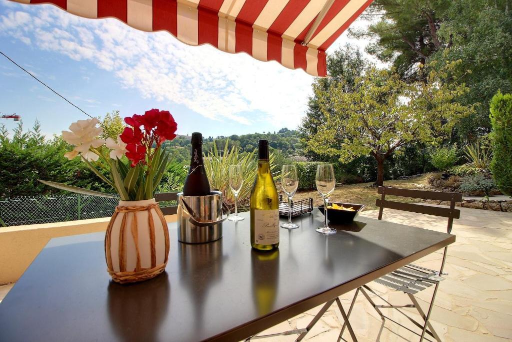 Superbe Appart de 50 m2 face au vieux village 415 Avenue de Tournamy, Villa 10, 06250 Mougins