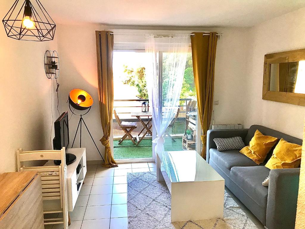 Superbe appartement 10 min à pied du bord de mer 9 Route de Canta Galet, 06200 Nice