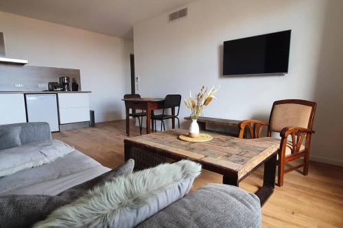 SUPERBE APPARTEMENT 2 PIECES BALCON VUE MER
