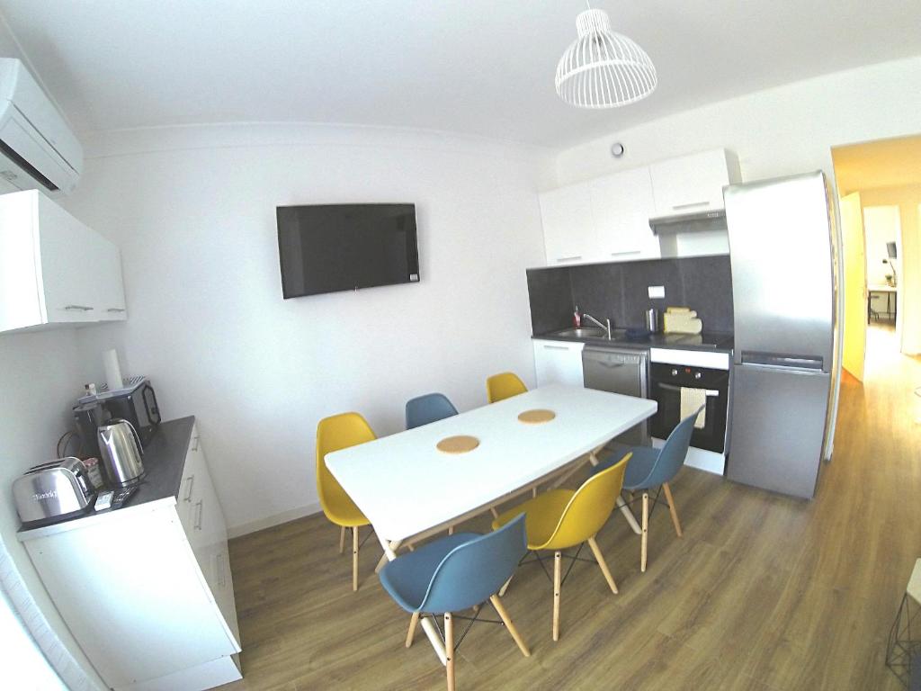 Superbe appartement, 3 chambres, gare St Charles 85 Boulevard National, 13003 Marseille