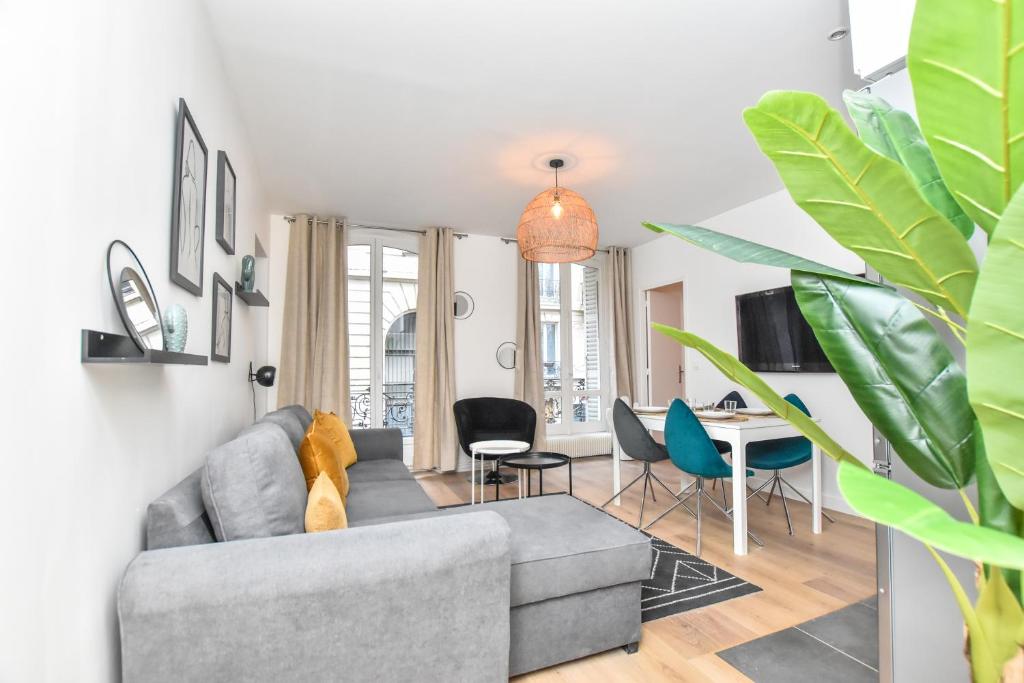 Appartement Superbe appartement 6P rue de Maubeuge 1 Rue Hippolyte Lebas 75009 Paris