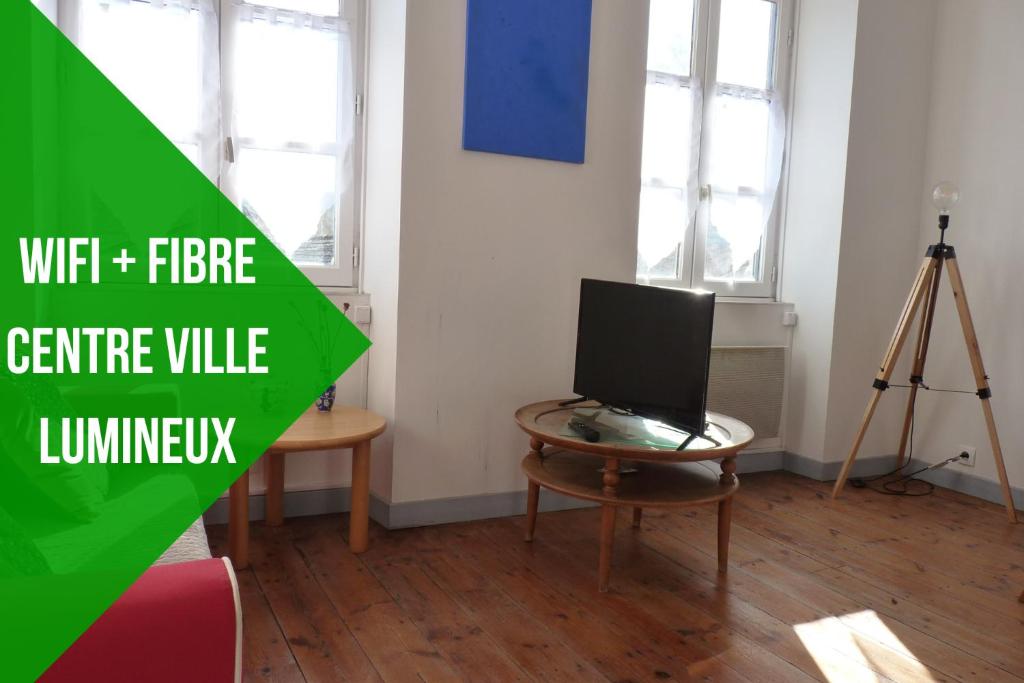 Appartement Superbe appartement au centre de Tonnay-Charente Appt 1er étage droite 63 Rue Alsace Lorraine 17430 Tonnay-Charente