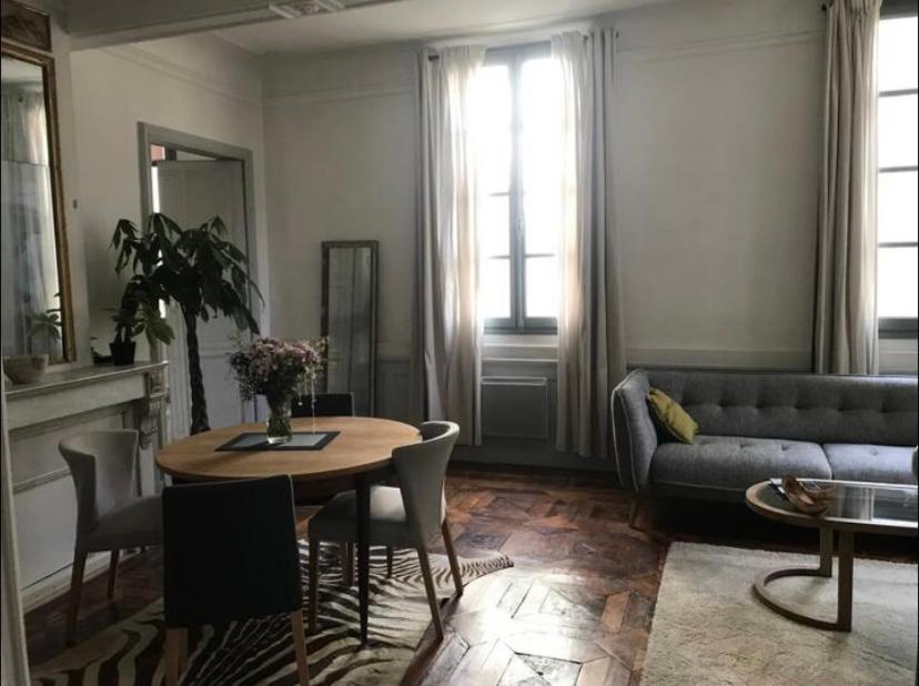 Superbe appartement aux pieds du palais des papes 1 Rue Taulignan, 84000 Avignon