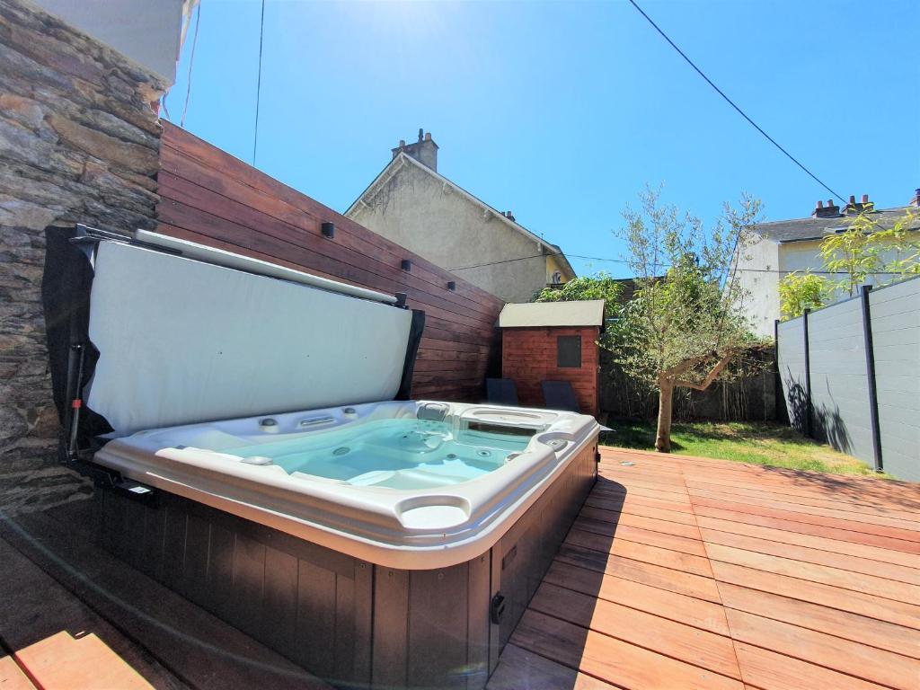 Superbe appartement avec Jacuzzi au calme 8 Rue de la musique, 44000 Nantes