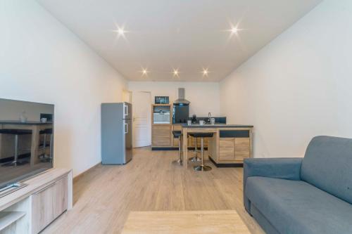 Superbe appartement avec parking gratuit (plage et centre ville à pied)