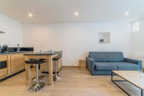 Superbe appartement avec parking gratuit (plage et centre ville à pied)