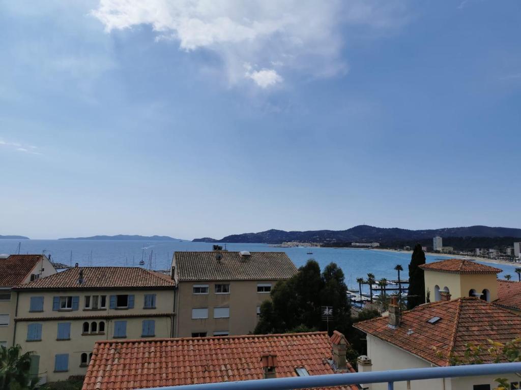 Appartement Superbe Appartement avec terrasse vue mer 90 Avenue de Provence 83980 Le Lavandou