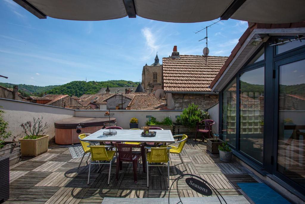 Superbe appartement avec toit terrasse 24 Rue Saint-Jacques, 12200 Villefranche-de-Rouergue