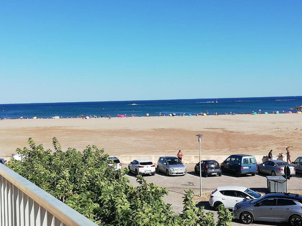 Appartement Superbe appartement avec vue sur mer et port, parking privé 4 Impasse des Caravelles 11560 Saint Pierre La Mer