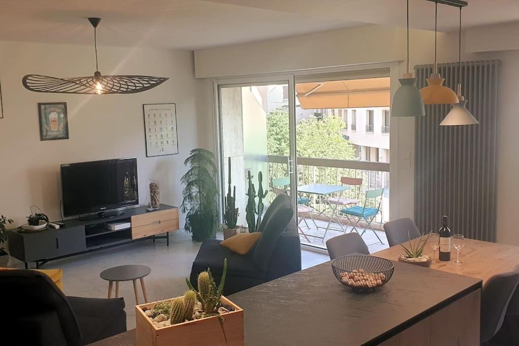 Superbe appartement centre ville Avenue Victor Hugo, parking gratuit 10 Avenue Victor Hugo, 12000 Rodez