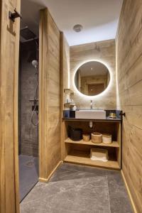 Superbe appartement dans luxueux chalet Mt Charvin