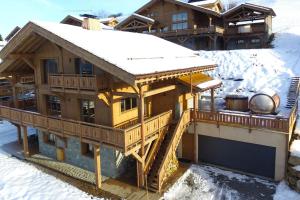 Superbe appartement dans luxueux chalet Mt Charvin
