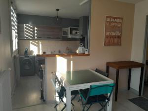 Superbe appartement, deux chambres,cave, parking
