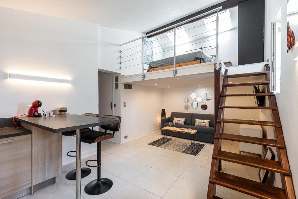 Superbe appartement en plein centre du vieil Antibes 2 Rue des Palmiers, 06600 Antibes