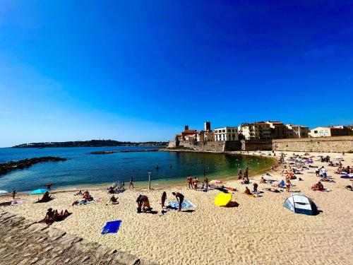 Superbe appartement en plein centre du vieil Antibes