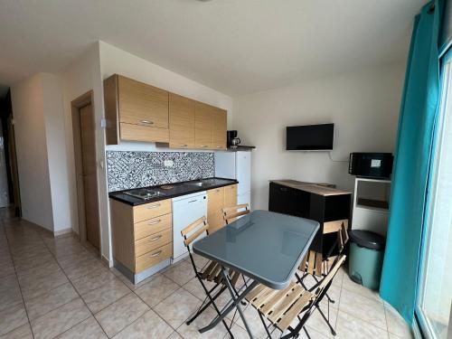 Superbe appartement en résidence avec piscine proche plage