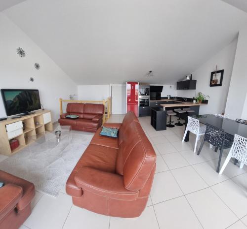 Superbe appartement en résidence - Salon de Prç