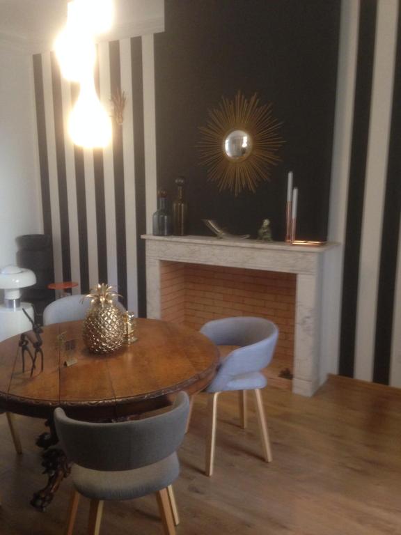 Superbe appartement en résidence skis aux pieds 73120 Courchevel