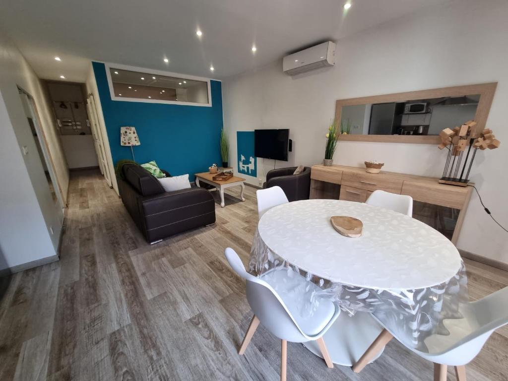 Superbe appartement et sa cours 4 Rue du Velodrome, 66100 Perpignan