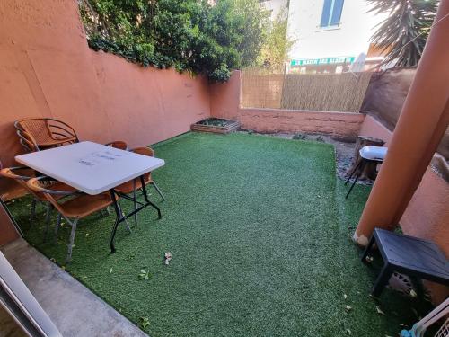 Superbe appartement et sa cours