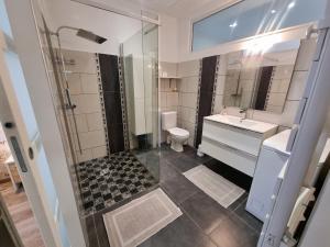 Superbe appartement et sa cours