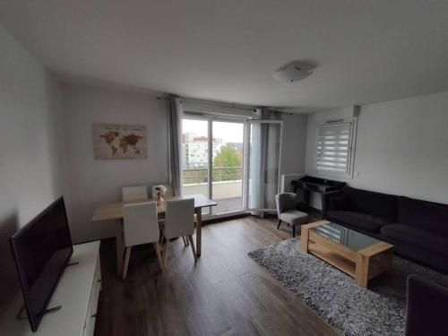 Superbe appartement F3 - balcon et parking privé - A 3mn du RER A Cergy le haut